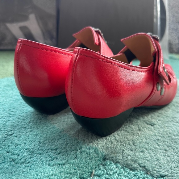 Fluevog LIKE NEW Truth Pilgrim lipstick red pointy buckle shoe - 8 (fits 7.5) - Picture 5 of 16